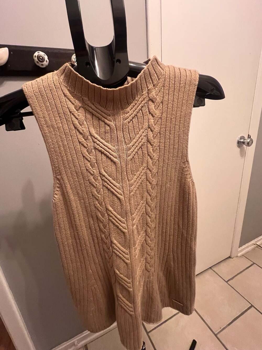 Michael Kors Mock Neck Sweater Tank Size M Brown Cable Knit